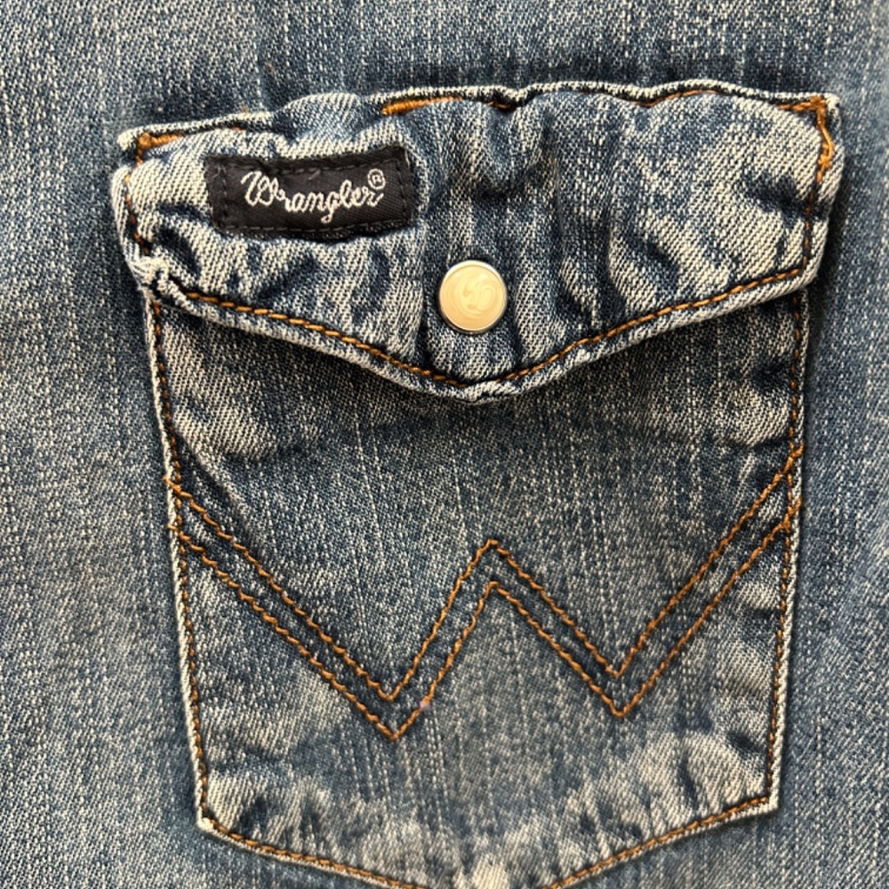 Wrangler button down - Picture 4 of 5